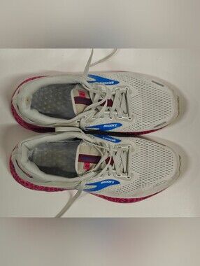 Brooks Adrenaline GTS 22 Women’s Size 10 Running Shoes Support Stability Sneaker